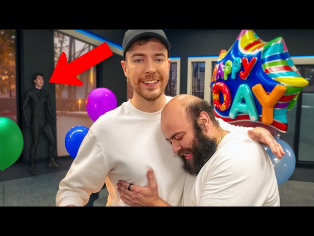 I Secretly Hid In Youtuber's Videos (again) SDDEFAULT Thumbnail