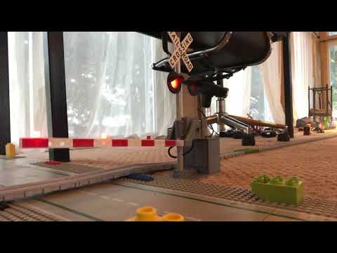 Thomas K25A crosses the road / Thomas minis railroad crossing