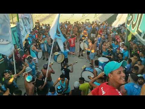 "PREVIA Hinchada de BELGRANO en JUNÍN || El CarnaBal suena en TODOS LADOS " Barra: Los Piratas Celestes de Alberdi • Club: Belgrano