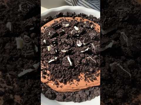 No Bake Oreo Dirt Pie FOR THE WIN! 🥇 #holidayrecipes  #dessertrecipe #easypie