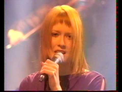 Kinobe : "Grass roots horizon" live in France. 16.02.2001. Lionel Richie  on the set at the end.
