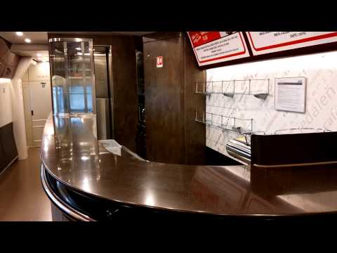 PANORAMICA INTERNA E ESTERNA DEL NUOVO FRECCIAROSSA 1000. TORINO P.N. 14 - 6 - 2015.