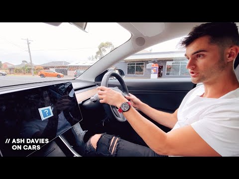 TESLA'S SCREEN PROBLEM? Model 3 Screen Crashes While Driving // Ash Davies on Cars