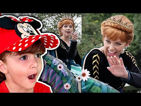 A PRINCESA DA DISNEY NOTOU A LAURA NO PARQUE - Família Brancoala no Epcot