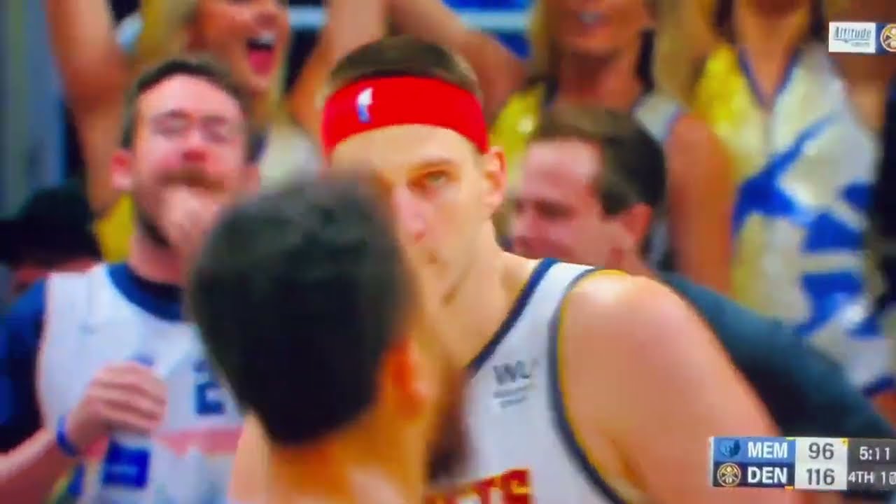 Nikola Jokic has become the first player to have 2K points, 1K reb, and 500 assists in a season!