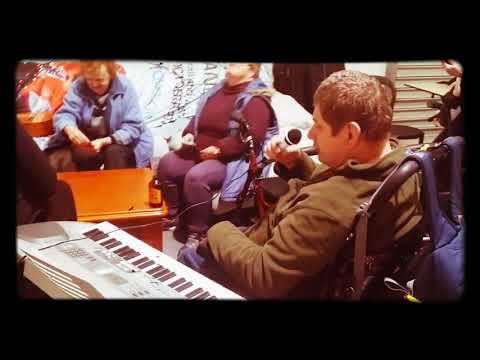 Mic Cheque crooning at Youki's Shed!