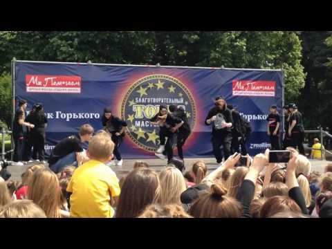 4 июня 2016 г. TODES SVIBLOVO в парке Горького на благотворительном мастер-классе «Дети для Детей».