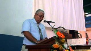 Pastor Iván Naranjo canta Dia en Dia