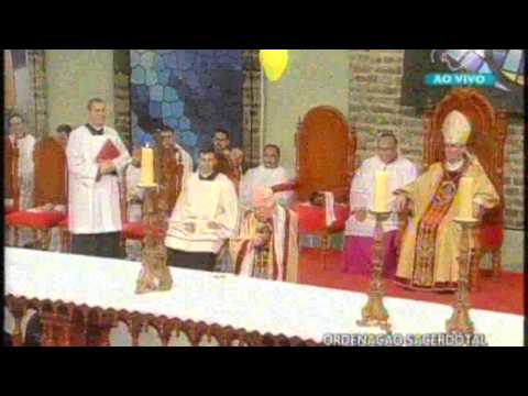 MONS. Jonas Abib e Nove Neos Sacerdotes - 19 Outubro 2014 .