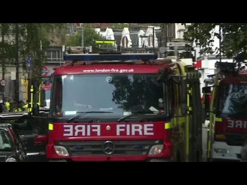 Bomb injures more than two dozen on London subway train | Los Angeles Times