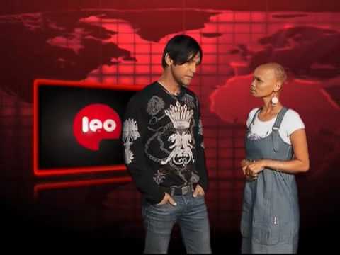 Stefan ludik in studio with lizz Ross