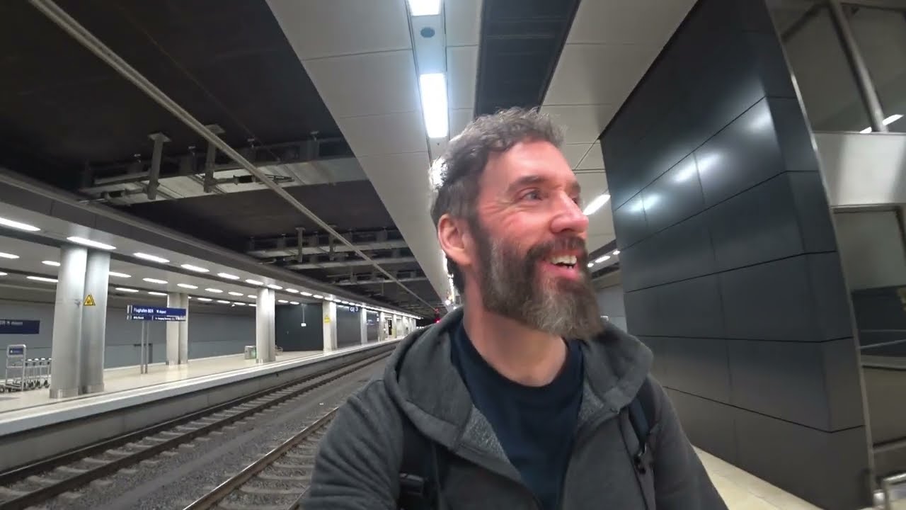 First Class Lounge (Gate 10)