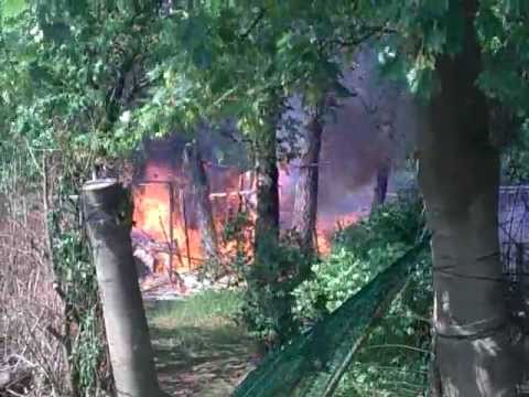 Feuer am Lenneper Bahnhof . Brandstifter macht  Remscheid - Lennep unsicher !!!!!