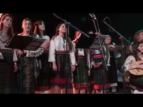 NOi Și VECHi alături de Corul Mira - Concert de colinde la Arenele Romane în București (live)