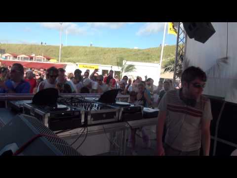 Lange Playing Punk Live @ Luminosity Beach Festival 2011 Day 2 Part 7