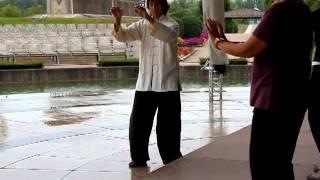 preview picture of video 'Qi Gong im Kurpark Bad Staffelstein - entspannt trotz Regen'