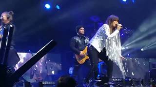 Intro + Nunca me conoció - Vanesa Martín - Wizink Center Madrid (06-12-2017)