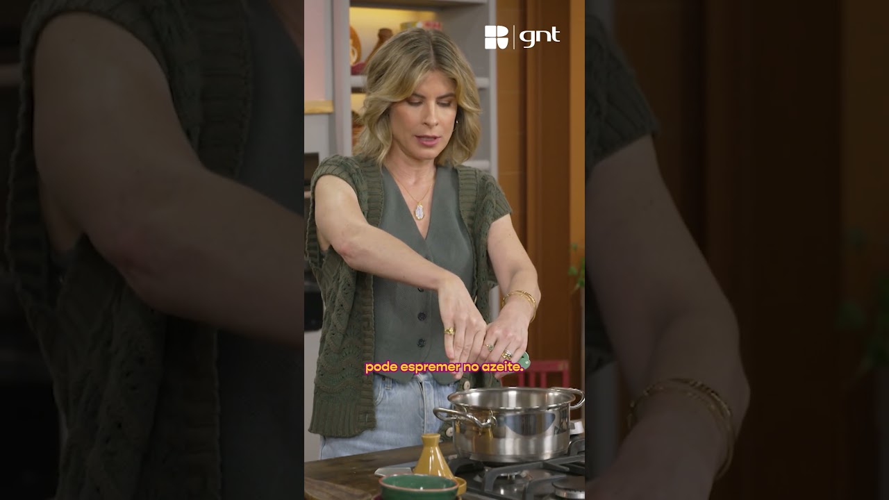 Olha essa DICA da Rita Lobo pra EVITAR o gosto de alho QUEIMADO na comida | Cozinha Prática #shorts
