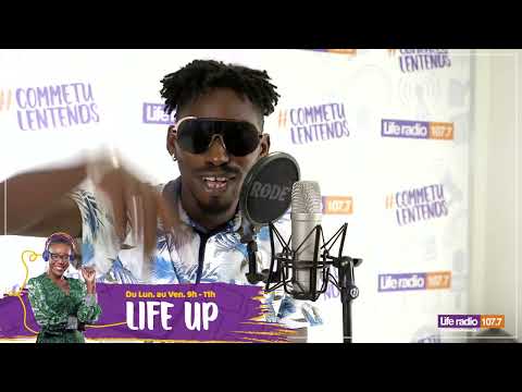 FERALDINI  interprète en LIVE son tube  " SAPER " dans LIFE UP.