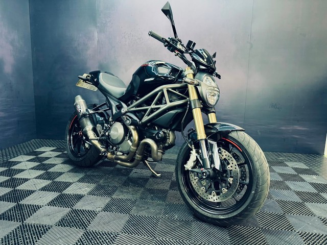 MONSTER 1100