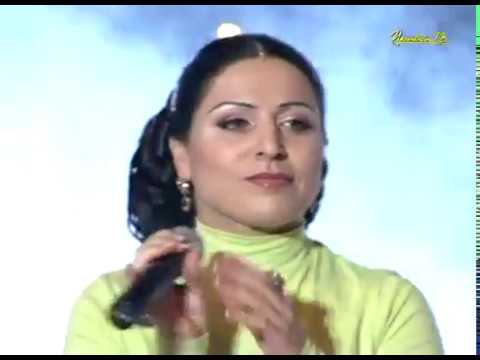 Зайнаб махаев. Зайнаб махаева 1999. Певица зайнаб махаева. Дагестанская певица зайнаб махаева. Зайнаб махаев.