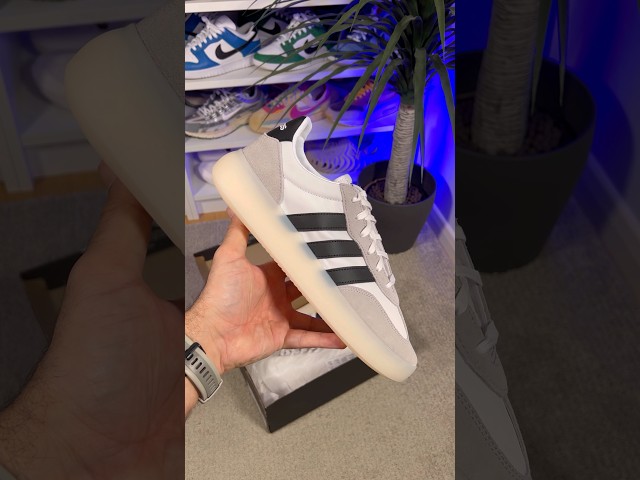 Vídeo relacionado con Adidas Hombre BARREDA Shoes, Grey One/FTWR White/Gum 3, 44 2/3 EU