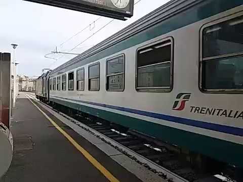 RV 2285 alla stazione di Genova Brignole