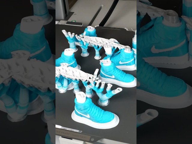 Vídeo relacionado con Genérico Tralalero Tralala. Tiburón Articulado con Zapatillas. 14 cm. Diseño Meme Italiano Impreso en 3D. Tralalarero Tralala Figura. Brainrot Italian Memes. Tralalero Tralala Juguete