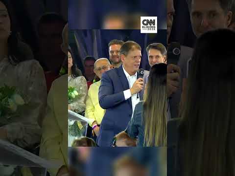 Tarcísio lança candidatura em São Paulo e diz que ama Jair Bolsonaro