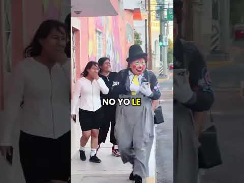 OTRA VEZ PAYASO HACE DE LA SUYAS, bromas en la calle, #viral #viralvideo #comedia