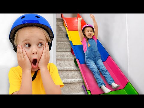 Aventura en el tobogán de las escaleras con Chris y sus amigos