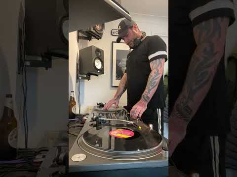Col Bell b2b DJ Sid - Classic happy hardcore/UK Hardcore
