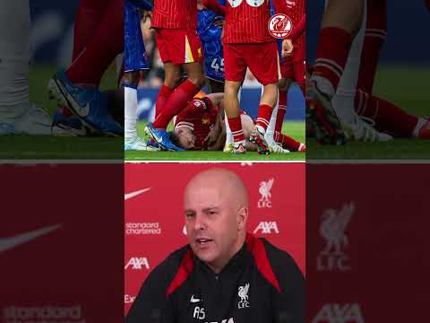 Arne Slot's brilliant response to injury luck! #lfc 😏