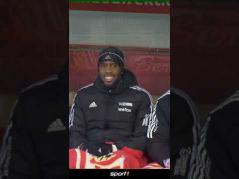 Jordan Siebatcheu fühlt die Union-Hymne komplett! 🥰 #shorts #bundesliga #fußball