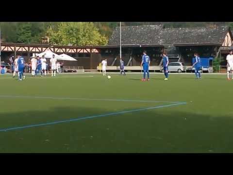 Freistoß  in den Winkel