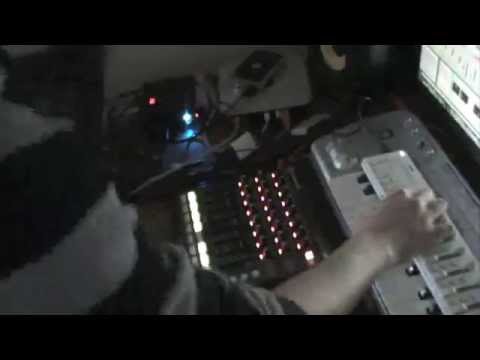 PhOniAndFlOrE - Live Studio (2015)