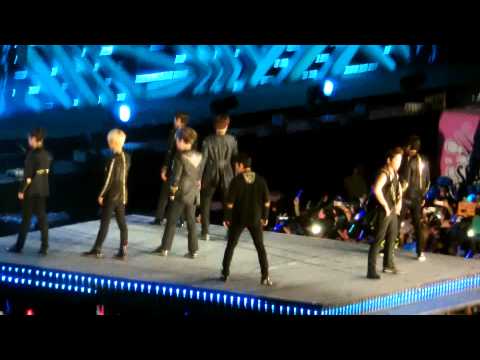 [Fancam] 121125 SMTown live in bangkok - Superman  SuperJunior