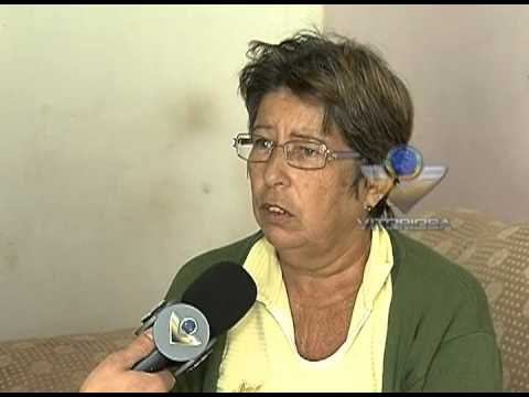 Mulher necessita de tratamento dentário