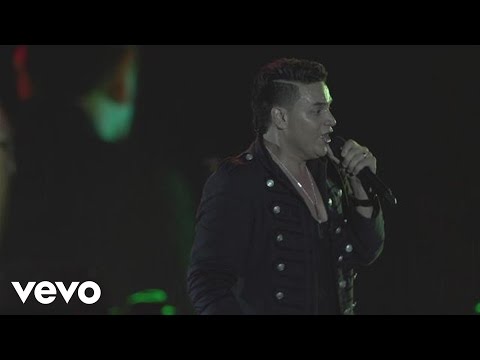 Silvestre Dangond, Rolando Ochoa - Ni Punto e' Comparación (Vivo)