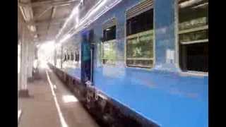 preview picture of video 'Passenger train arriving at Kandy Station Sri Lanka'