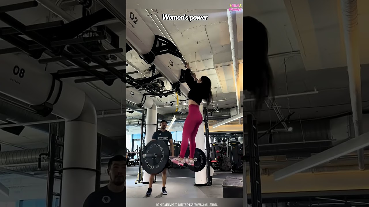 When you can't lift the girl#boysvsgirls #crossfit #deadlift #lifttok #olympiclifting #foryou