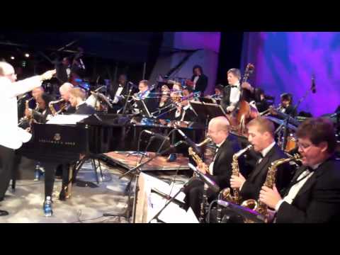 Bill Elliott Swing Orchestra and George Gee's Big Band - Swingin' Stars + Stripes