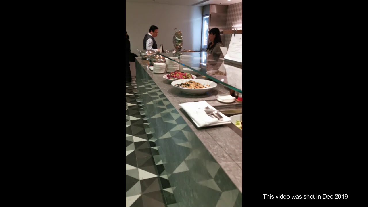 The Qantas Hong Kong Lounge thumbnail