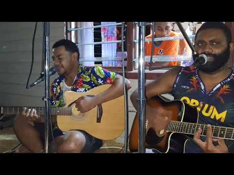 Senivuga Brothers- MOLI MAI YADUA(cover)