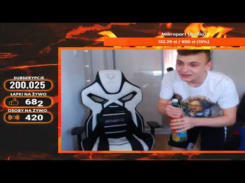 chybek otwiera pikolo z okazji 200k sub *wybuch* #chybek #200k #shot