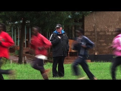 Grandiose Erfolge: Irischer Priester trainiert Läufer in Kenia