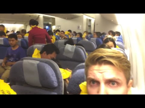 Man films inside cabin during emergency landing