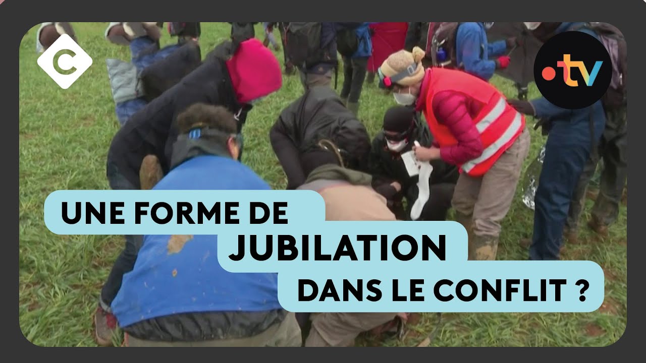 Sainte-Soline : des images chocs accablent les gendarmes