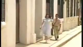 Rafael Escalona (Carlos Vives) Cantándole a las Gemelas