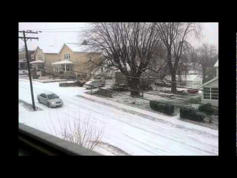 First snow of the season! Cars sliding~